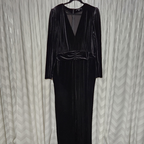 Eloquii Black Velvet Jumpsuit - Picture 7 of 8